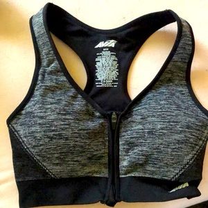 Comfortable front zip up Sports bra